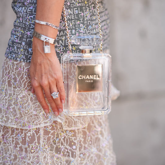 🌟 Tendencias en Perfumes 2025: Aromas que Definen el Nuevo Lujo